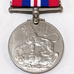 VINTAGE WW2 AUSTRALIAN BRITISH COMMONWEALTH WAR SERVICE MEDAL