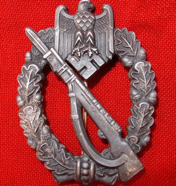 WW2 GERMAN ARMY-WAFFEN SS INFANTRY ASSAULT BADGE IN SILVER