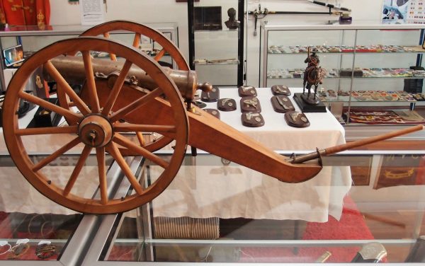 BLACK POWDER SCALE CANNON IN FIRING CONDITION - Image 2