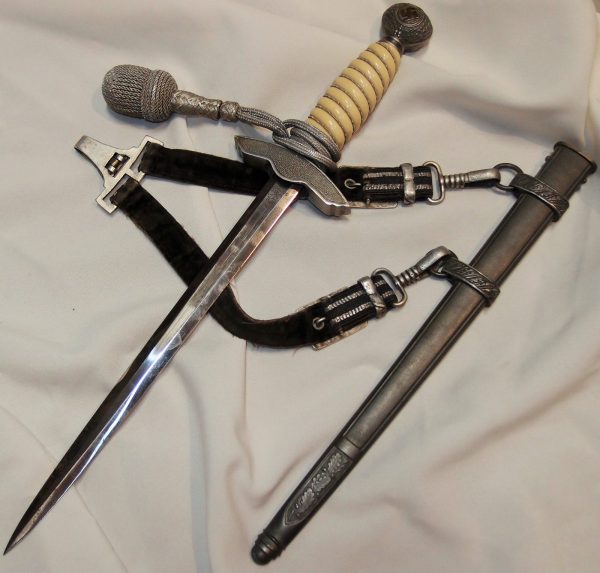 WW2 NAZI GERMANY LUFTWAFFE 2ND PATTERN DAGGER WITH SCABBARD, KNOT & HANGERS - Image 5