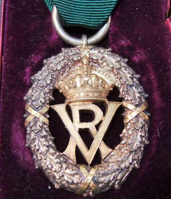 CASED PRE WW1 BRITISH ARMY VOLUNTEER OFFICER DECORATION QUEEN VICTORIA ERA MEDAL