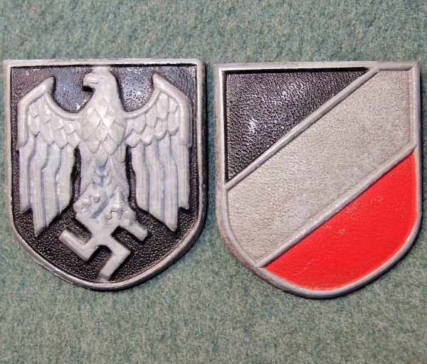 WW2 GERMAN AFRIKA KORPS PITH HELMET SHIELDS PAIR