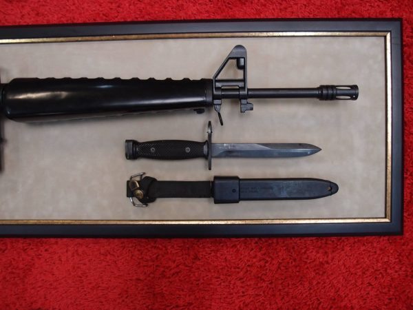 FRAMED U.S.A. M-16 & BAYONET RIFLE NAVY SEALs - Image 3