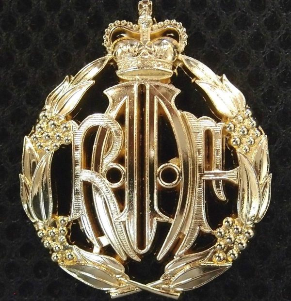 ROYAL AUSTRALIAN AIR FORCE UNIFORM CAP BADGE RAAF