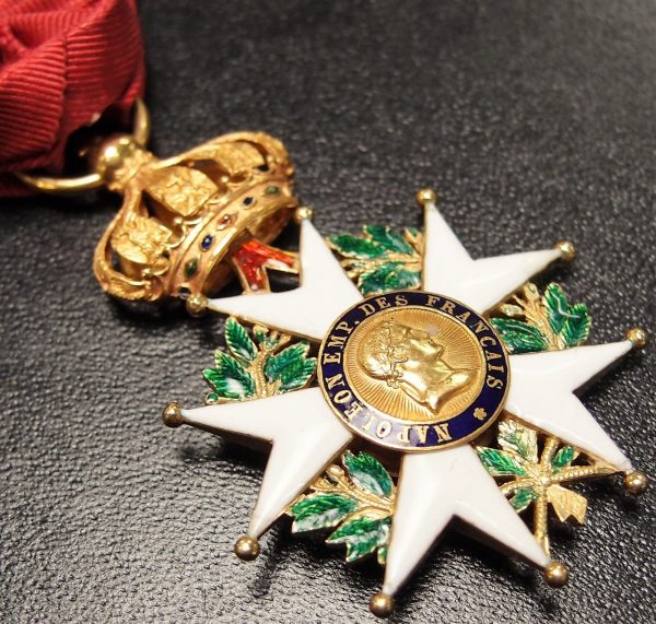 **SOLD** FRENCH 2ND EMPIRE LEGION OF HONOUR OFFICER MEDAL 18 KARAT GOLD - Image 3