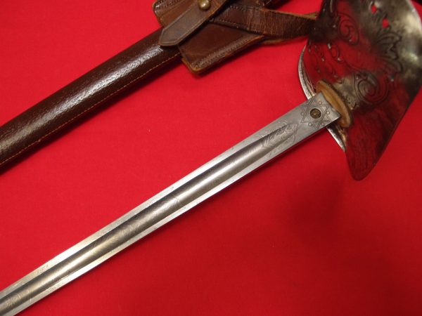 **SOLD** NAMED WW1 BRITISH ARMY 1897 PATTERN INFANTRY OFFICERS SWORD WITH SCABBARD - Image 4