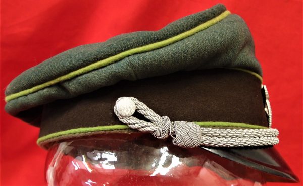 **SOLD** WW2 GERMAN POLICE CAPTAINS TUNIC AND PEAKED CAP - Image 17