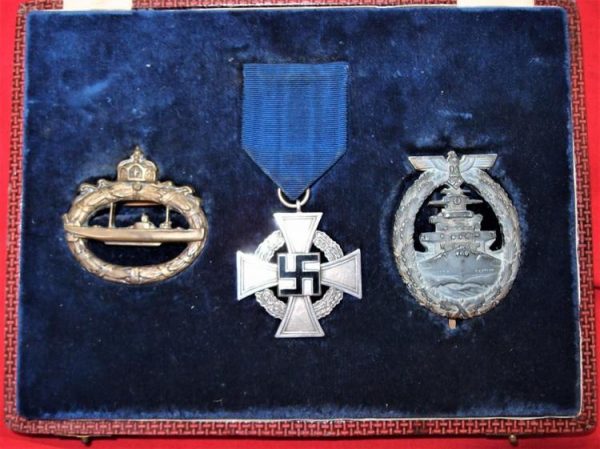 CASED WW1 & WW2 GERMAN NAVY BADGES & MEDAL - Image 2