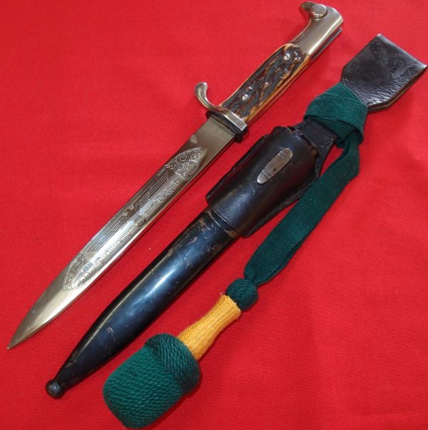 WW2 GERMAN ETCHED K98 PARADE STAG GRIPPED BAYONET WITH SCABBARD, FROG & KNOT - Image 2