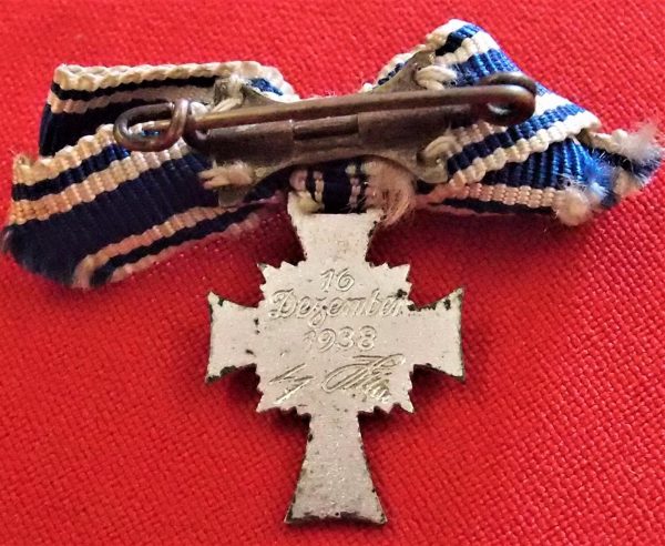 WW2 NAZI GERMANY MINIATURE MOTHERS CROSS IN SILVER - Image 2