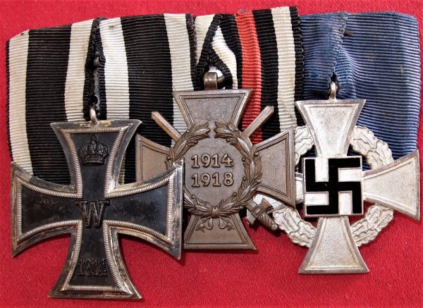 WW1/WW2 GERMAN 3 PLACE MEDAL BAR