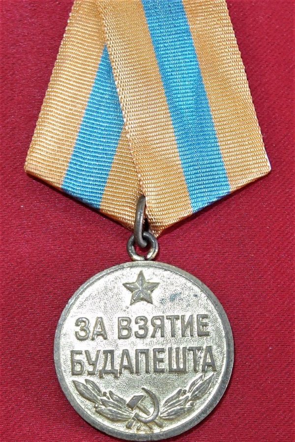 RARE WW2 SOVIET UNION RUSSIAN MEDAL FOR THE CAPTURE OF BUDAPEST - Image 2