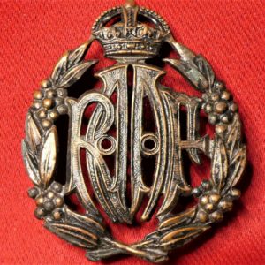 WW2 ROYAL AUSTRALIAN AIR FORCE UNIFORM CAP BADGE R.A.A.F.