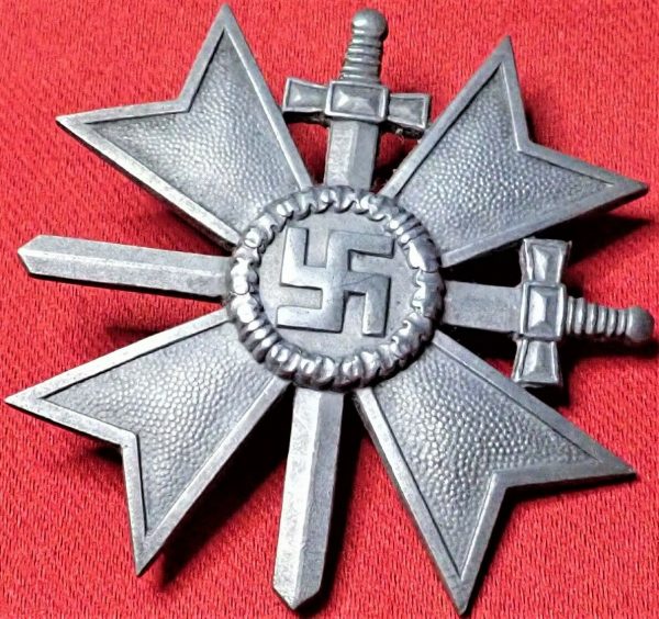 WW2 GERMAN WAR MERIT CROSS 1ST CLASS WITH SWORDS BY C.E. JUNKER OF BERLIN - Image 2