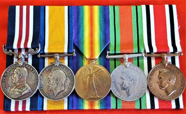 WW1 BRITISH ARMY 1918 MILITARY MEDAL GROUP WOUNDED IN ACTION 138464 GNR CARTER - Image 2