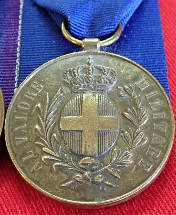 WW1 BRITISH ARMY DISTINGUISHED CONDUCT GROUP & ITALIAN BRONZE MEDAL FOR VALOUR 74672 BOMBARDIER F.R.HOUCHIN - Image 7