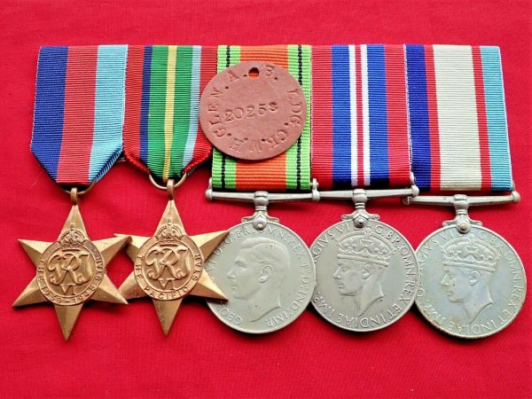 WW2 ROYAL AUSTRALIAN NAVY GROUP OF 5 MEDALS TO 20258 W.H.GLEN. WITH DOG TAG