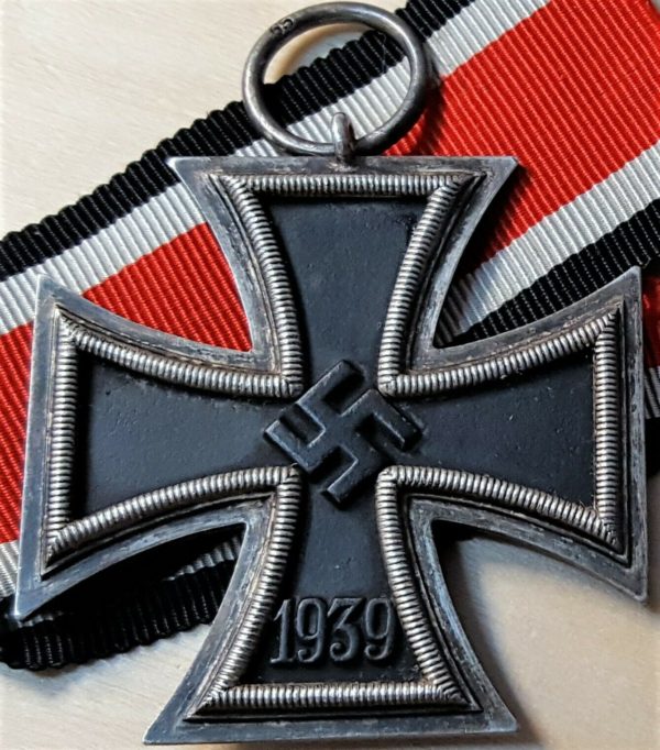 WW2 GERMAN IRON CROSS 2ND CLASS BY KLEIN & QUENZER, IDAR OBERSTEIN #65 - Image 2