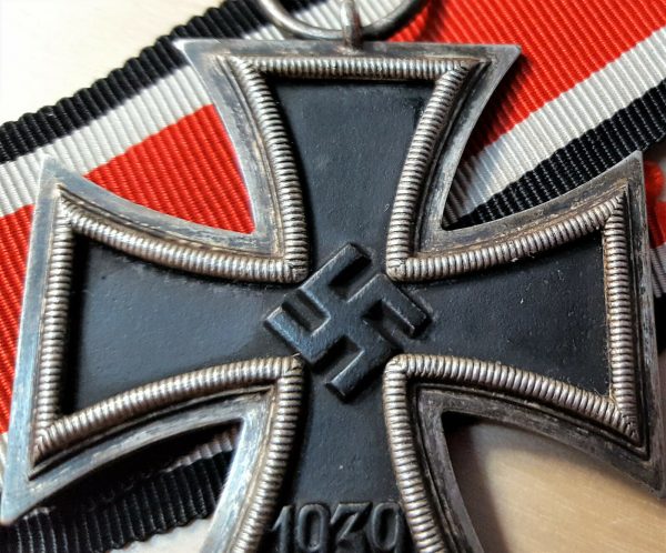 WW2 GERMAN IRON CROSS 2ND CLASS BY KLEIN & QUENZER, IDAR OBERSTEIN #65