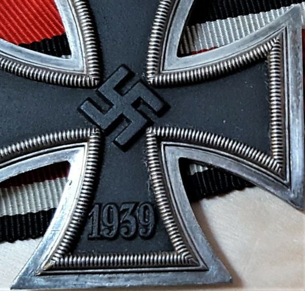 WW2 GERMAN IRON CROSS 2ND CLASS FOR BRAVERY IN COMBAT - Image 2