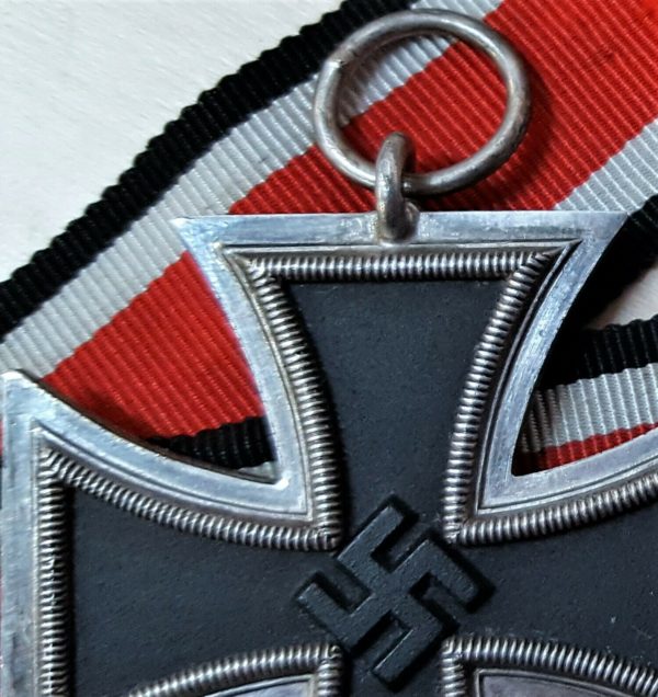 WW2 GERMAN IRON CROSS 2ND CLASS FOR BRAVERY IN COMBAT - Image 3