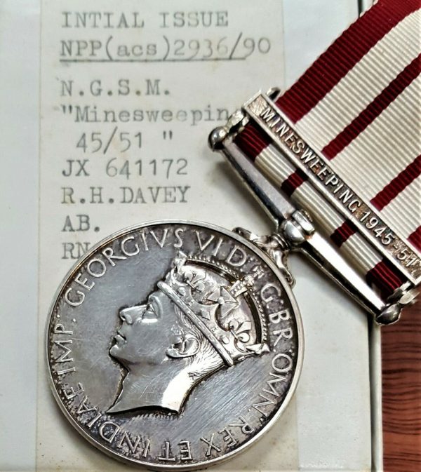 NAVAL GENERAL SERVICE MEDAL RARE CLASP MINE SWEEPING 1945-51 R.H DAVEY JX641172