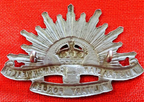 NURSE WW1 WW2 AUSTRALIAN ANZAC RISING SUN UNIFORM HAT OR CAP BADGE MEDAL AIF