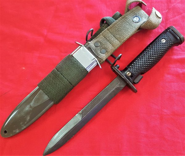 VIETNAM US ARMY M7 BAYONET & M5A1 SCABBARD FIGHTING KNIFE AUSTRALIAN ISSUED