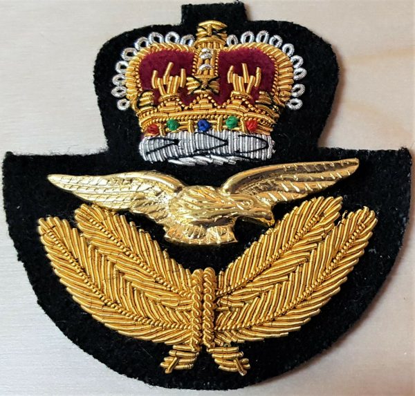 1953 - CURRENT ROYAL AUSTRALIAN AIR FORCE OFFICER'S UNIFORM CAP BADGE RAAF RAF