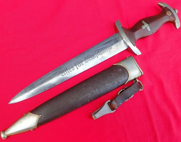 RARE WW2 GERMAN 1ST MODEL 1933 SA DAGGER WITH SCABBARD BY CR LINDER OF SOLINGEN - Image 2