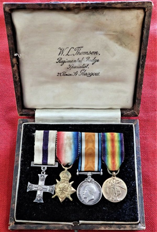 WW1 AUSTRALIAN BRITISH COMMONWEALTH MILITARY CROSS TRIO MINIATURE MEDALS SET - Image 2