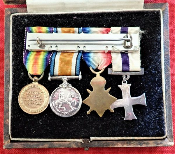 WW1 AUSTRALIAN BRITISH COMMONWEALTH MILITARY CROSS TRIO MINIATURE MEDALS SET - Image 3