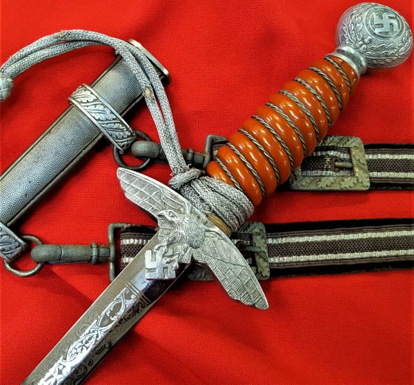 WW2 NAZI GERMANY 2ND PATTERN LUFTWAFFE PRESENTATION DAGGER, SCABBARD & HANGERS BY P.D. LUDENSCHLOSS OF SOLINGEN