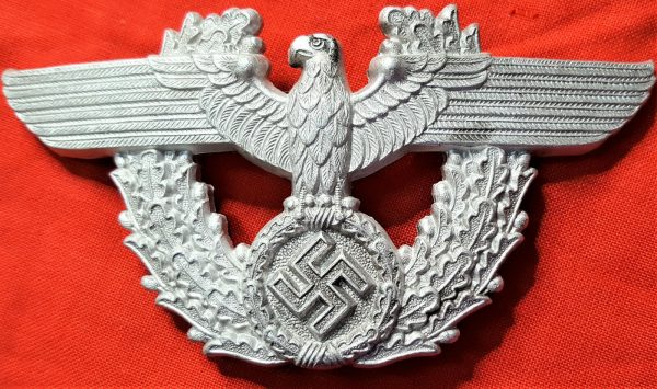 RARE WW2 GERMAN POLICE UNIFORM GENDARMERIE PERSONNEL'S MOTORCYCLE CRASH HELMET CAP BADGE BY FRIEDRICH LINDEN - Image 2