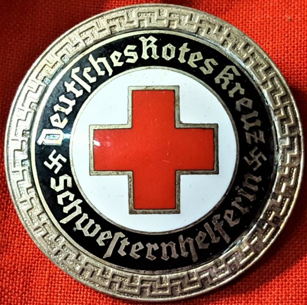 WW2 GERMAN RED CROSS SENIOR HELPER'S ACTIVE SERVICE UNIFORM BROOCH BADGE