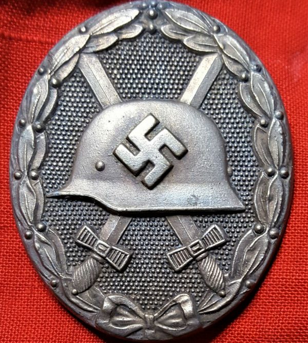 WW2 GERMAN WOUND BADGE IN SILVER #65 BY KLEIN & QUENZER