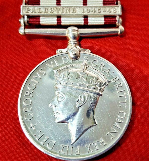 BRITISH ROYAL NAVY NAVAL GENERAL SERVICE MEDAL CLASP PALESTINE 1945-48 CUMMINGS