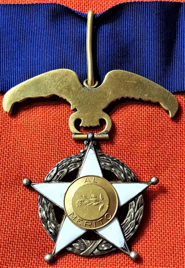 RARE WW1 & WW2 ERA REPUBLIC OF CHILE ORDER MERIT GRAND OFFICER GRADE MEDAL BADGE - Image 4