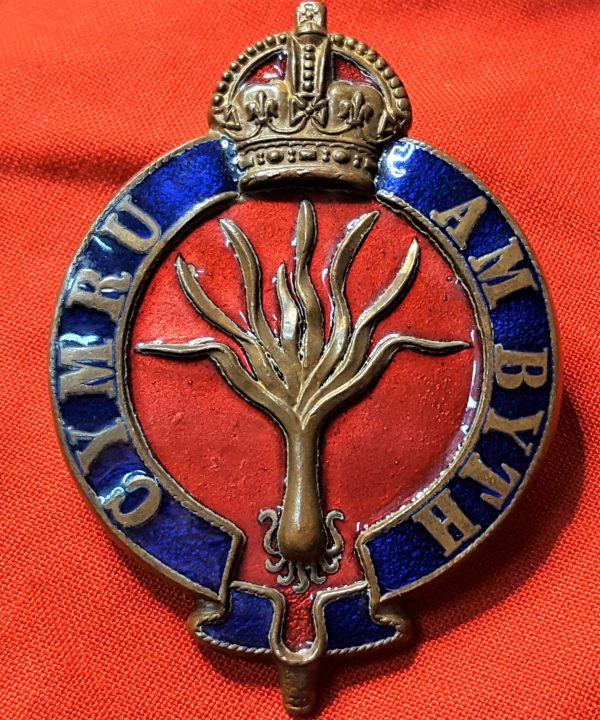 ORIGINAL PRE WW1 ERA BRITISH ARMY WELSH GUARDS OFFICERS PUGARE UNIFORM CAP BADGE - Image 3