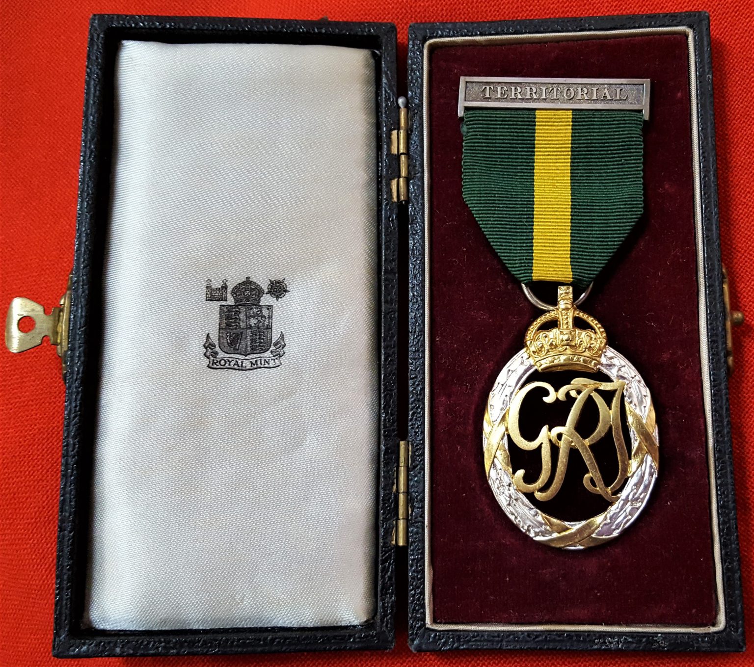 CASED WW2 BRITISH ARMY TERRITORIAL DECORATION MEDAL EXCELLENT CONDITION ...