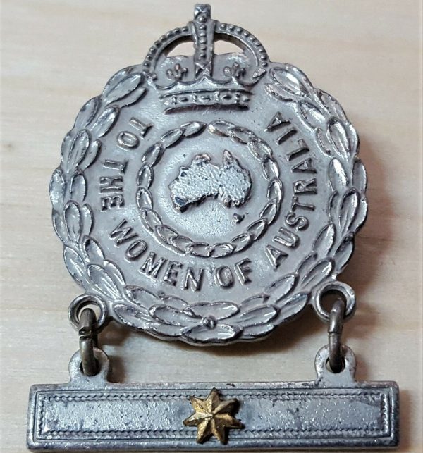 WW2 AUSTRALIAN MOTHER'S & WOMEN'S RELATIVES SON IN SERVICE BADGE AMOR SYDNEY