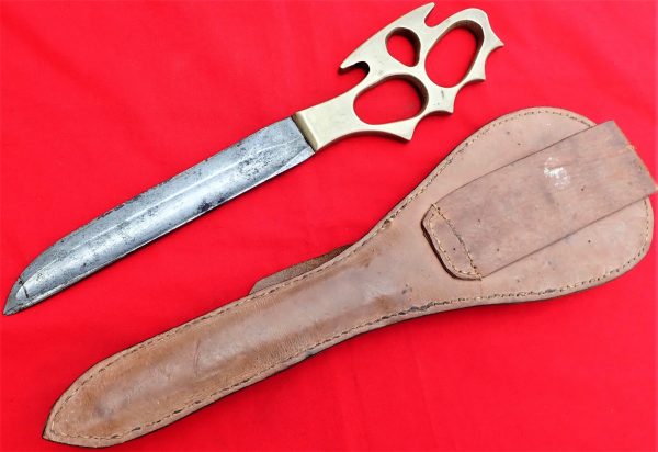 RARE WW2 BRITISH ARMY COMMANDO SPOECIAL FORCES SKULL KNIFE & SCABBARD