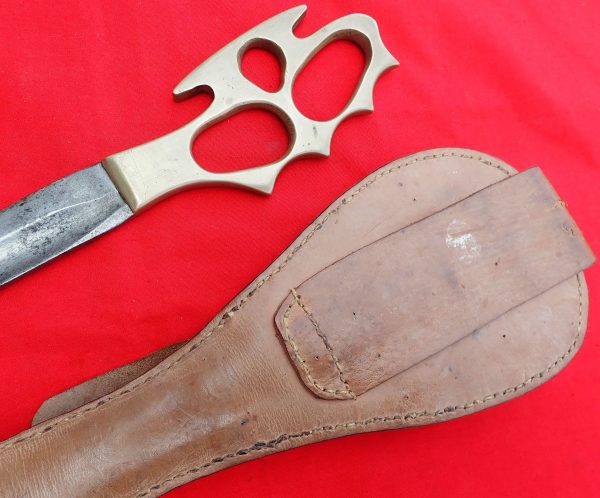 RARE WW2 BRITISH ARMY COMMANDO SPOECIAL FORCES SKULL KNIFE & SCABBARD