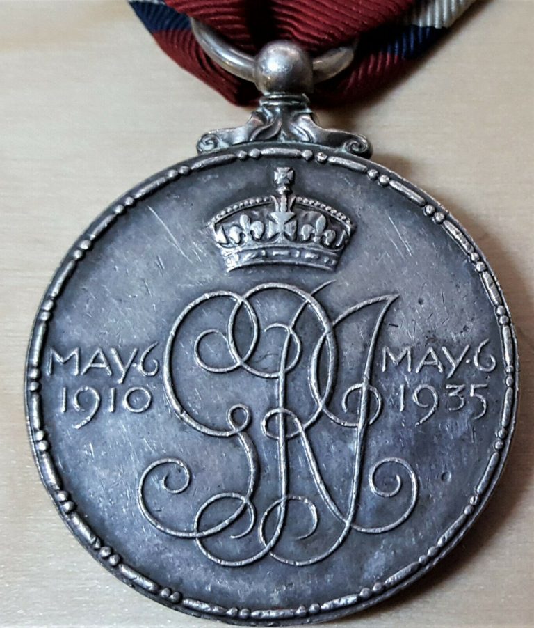 VINTAGE PRE WW2 KING GEORGE V SILVER JUBILEE MEDAL 1935 - Image 3