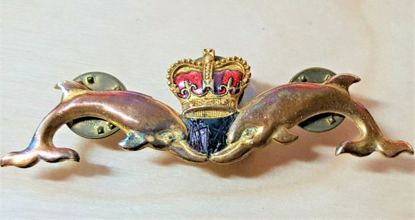 VIETNAM WAR ERA ROYAL AUSTRALIAN NAVY SUBMARINER'S UNIFORM 'DOLPHINS' BADGE