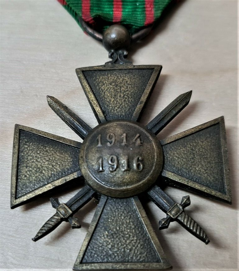 VINTAGE WW1 FRENCH CROIX DE GUERRE 1914 - 1916 WITH STAR CITATION MEDAL - Image 3