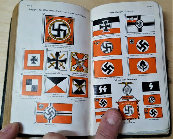 WW2 GERMAN SOLDIER'S FRIEND BOOK 1939 FLAGS, UNIFORMS, MEDALS, BADGES