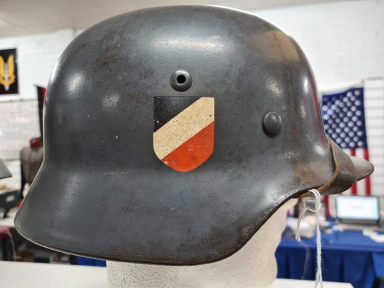 WW2 German Luftwaffe double decal M35 steel helmet by Vereinigte Deutsche Nickelwerke - Image 6