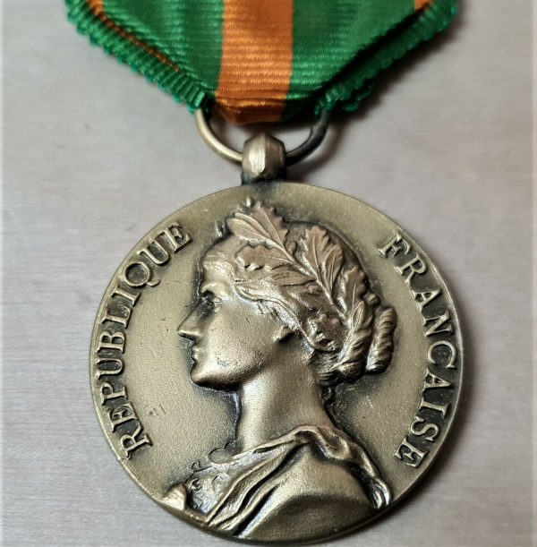 VINTAGE WW1 FRENCH ESCAPED PRISONERS SERVICE MEDAL 1914-1918