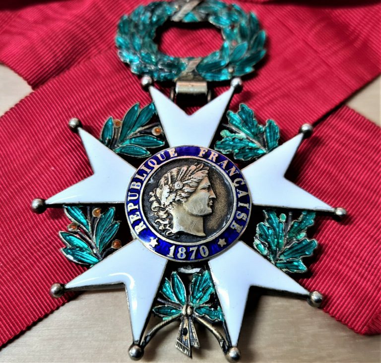 WW2 FRENCH COMMANDER GRADE LEGION OF HONOUR AWARD MEDAL 3RD REPUBLIC 1870-1951 - Image 4